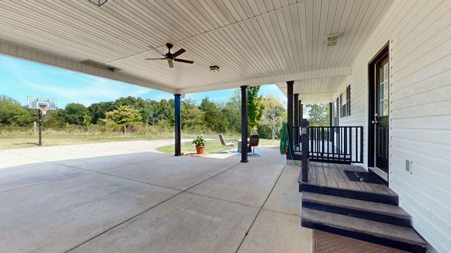305 Maxwell Branch Rd, Cottontown, TN 37048
