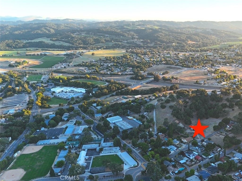 Image 7 of property listing at 357 Crum Road, Templeton, CA 93465