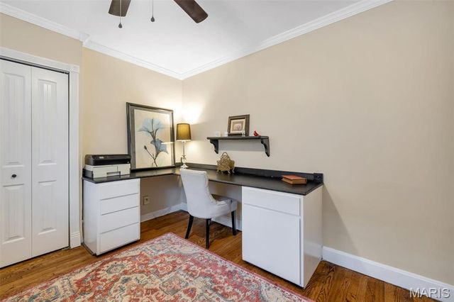 5533 Rosa Avenue, St Louis, MO 63109