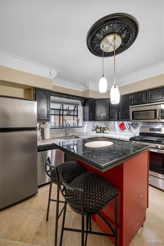 5533 Rosa Avenue, St Louis, MO 63109