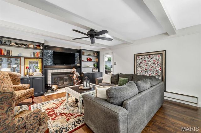 5533 Rosa Avenue, St Louis, MO 63109