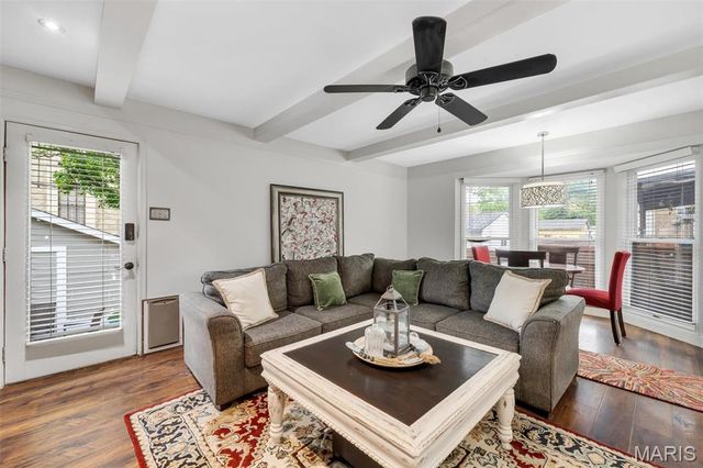 5533 Rosa Avenue, St Louis, MO 63109