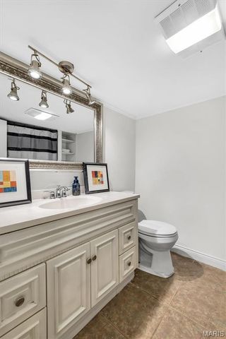 5533 Rosa Avenue, St Louis, MO 63109