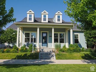 10426 S SPLIT ROCK DR, South Jordan, UT 84009