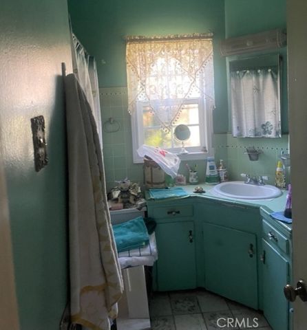 3420 Cudahy, Huntington Park, CA 90255