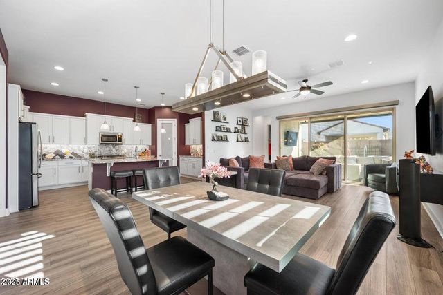 18427 W CLINTON Street, Surprise, AZ 85388