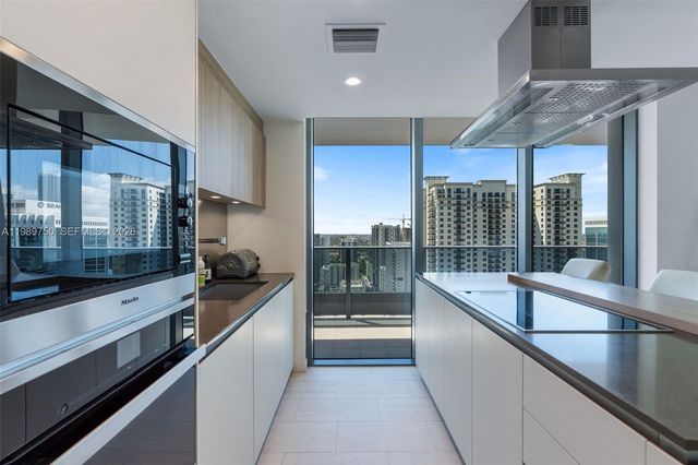 1000 Brickell Plz 2812, Miami, FL 33131