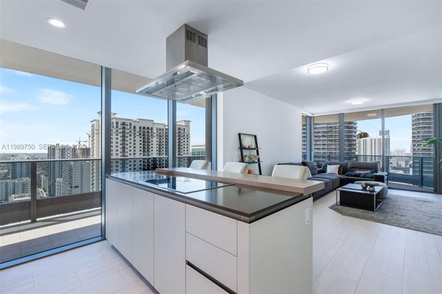 1000 Brickell Plz 2812, Miami, FL 33131