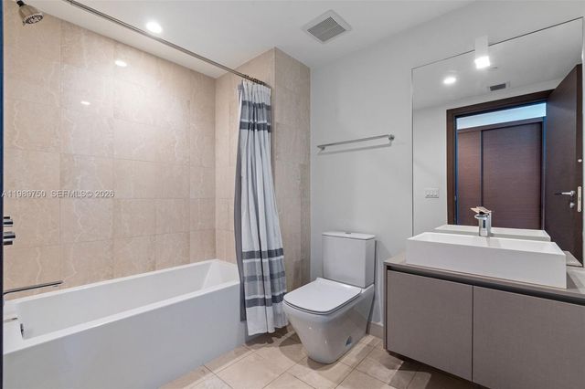 1000 Brickell Plz 2812, Miami, FL 33131