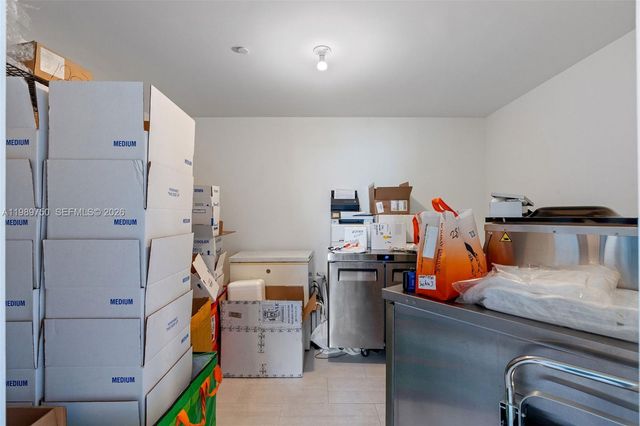 1000 Brickell Plz 2812, Miami, FL 33131