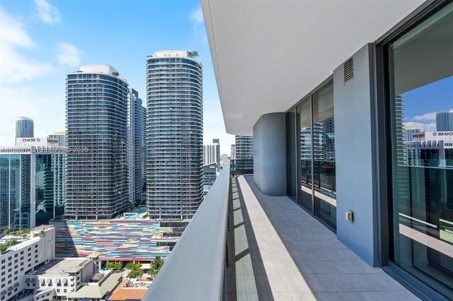 1000 Brickell Plz 2812, Miami, FL 33131