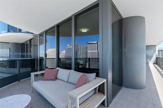 1000 Brickell Plz 2812, Miami, FL 33131