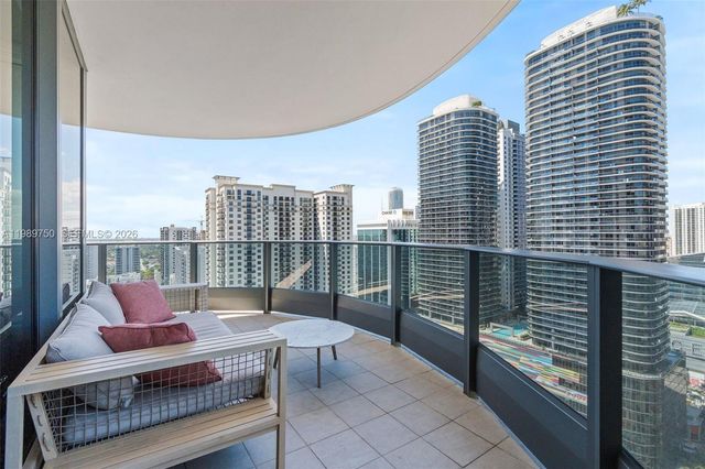 1000 Brickell Plz 2812, Miami, FL 33131