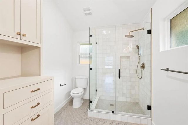 2118 Wakefield Drive, Houston, TX 77018