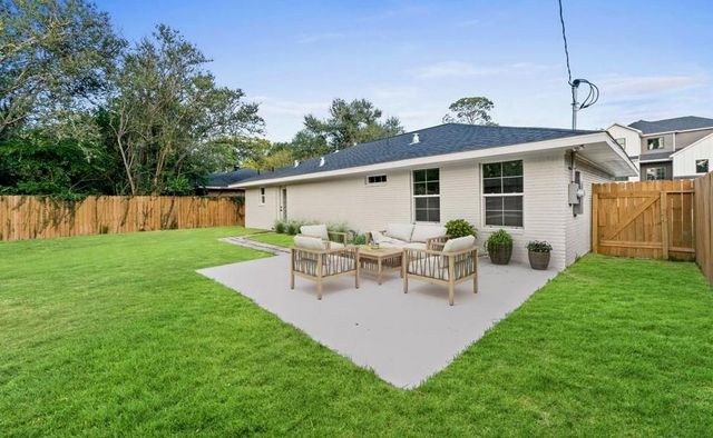 2118 Wakefield Drive, Houston, TX 77018