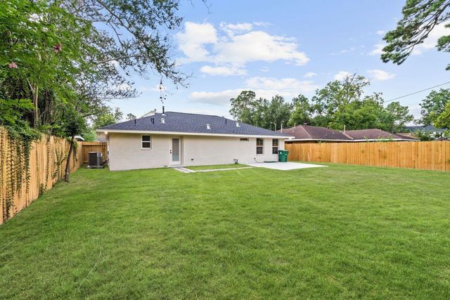 2118 Wakefield Drive, Houston, TX 77018