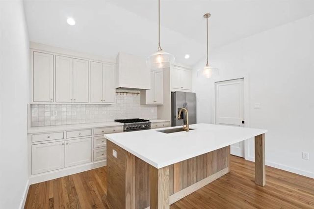 2118 Wakefield Drive, Houston, TX 77018