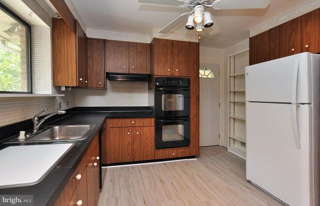 7024 RICHARD DR, Bethesda, MD 20817