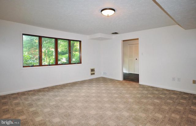 7024 RICHARD DR, Bethesda, MD 20817