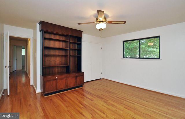 7024 RICHARD DR, Bethesda, MD 20817