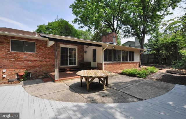 7024 RICHARD DR, Bethesda, MD 20817