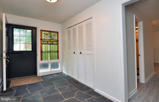 7024 RICHARD DR, Bethesda, MD 20817