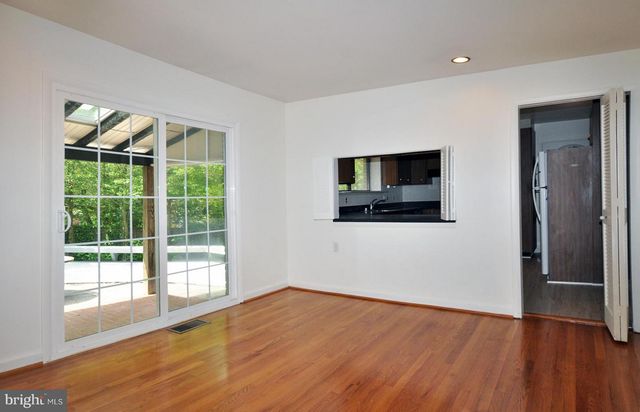 7024 RICHARD DR, Bethesda, MD 20817