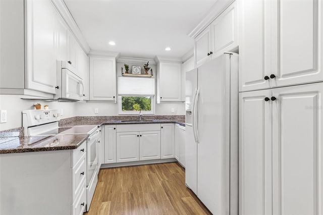 7565 CASTLE DRIVE, Sarasota, FL 34240