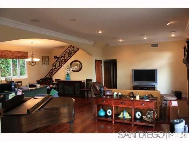 5455 La Jolla Mesa, La Jolla, CA 92037