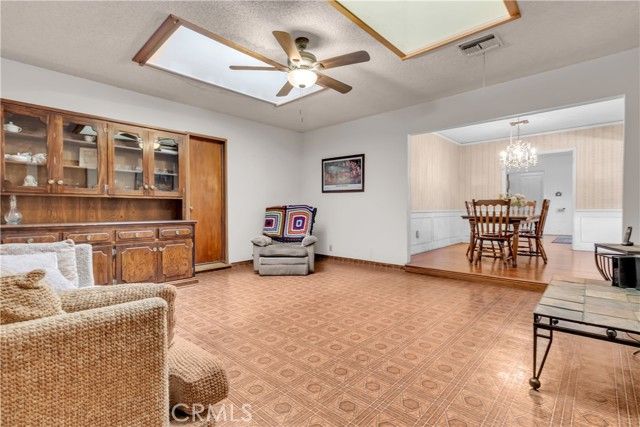 9415 Annetta, South Gate, CA 90280