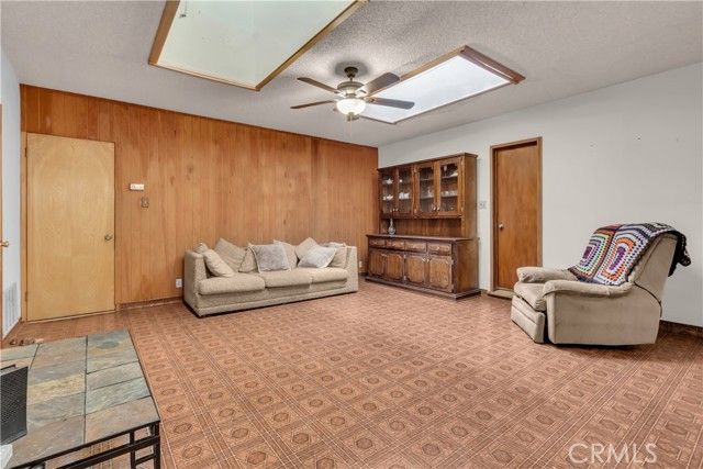 9415 Annetta, South Gate, CA 90280