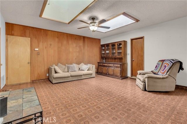 9415 Annetta, South Gate, CA 90280