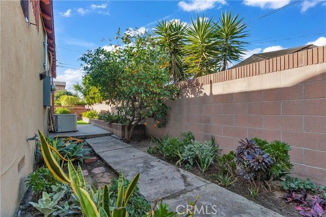 9415 Annetta, South Gate, CA 90280