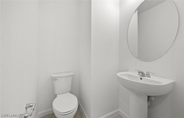 1562 Lake Jessup CIR, Cape Coral, FL 33909