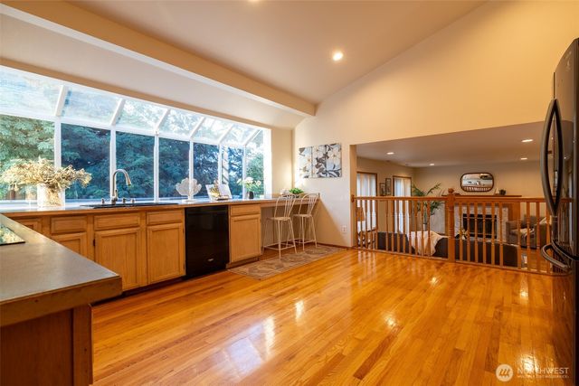 5018 Ryan Way, Seattle, WA 98178