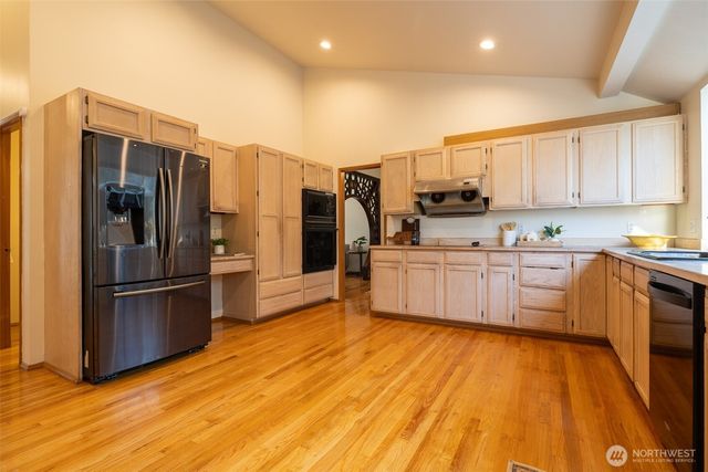 5018 Ryan Way, Seattle, WA 98178