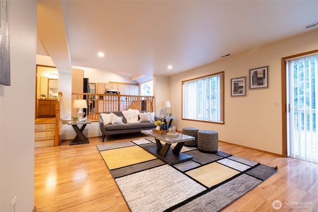5018 Ryan Way, Seattle, WA 98178