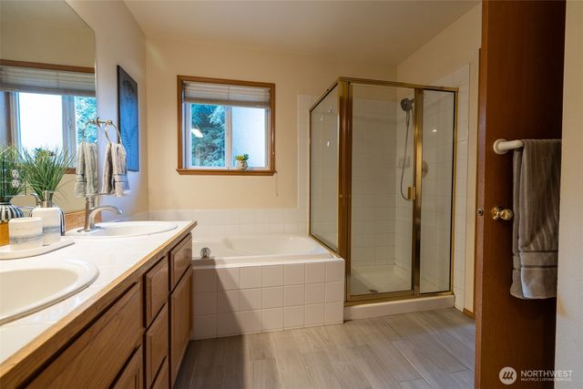 5018 Ryan Way, Seattle, WA 98178