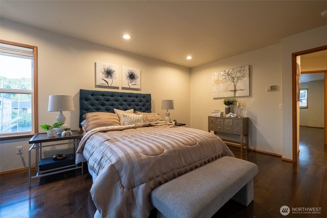5018 Ryan Way, Seattle, WA 98178