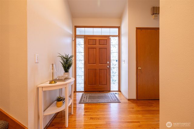 5018 Ryan Way, Seattle, WA 98178