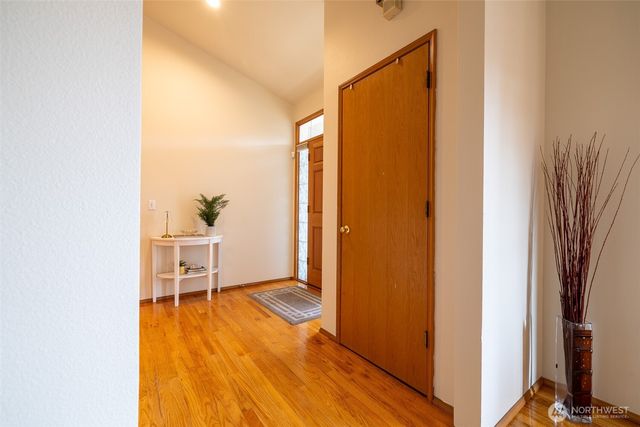 5018 Ryan Way, Seattle, WA 98178