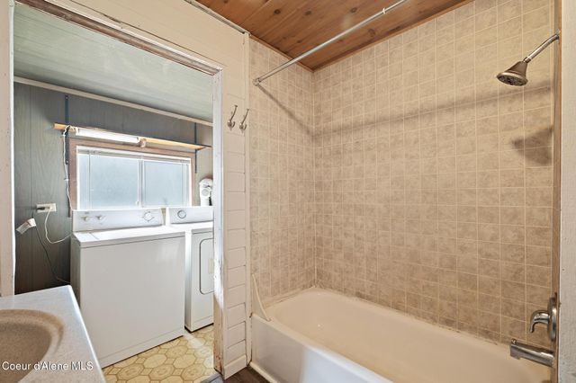1019 E LAKESIDE AVE, Coeur D'alene, ID 83815