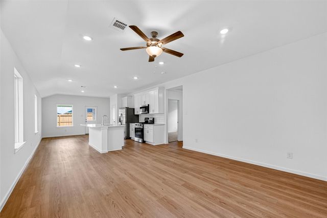 3529 Longhorn Valley Street, League City, TX 77511