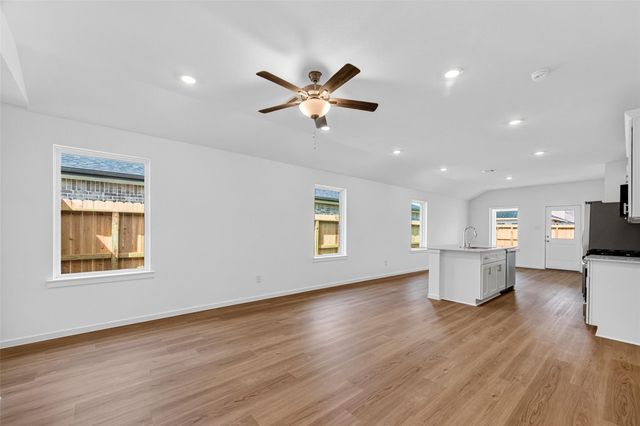 3529 Longhorn Valley Street, League City, TX 77511