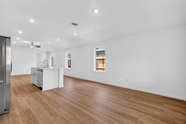 3529 Longhorn Valley Street, League City, TX 77511