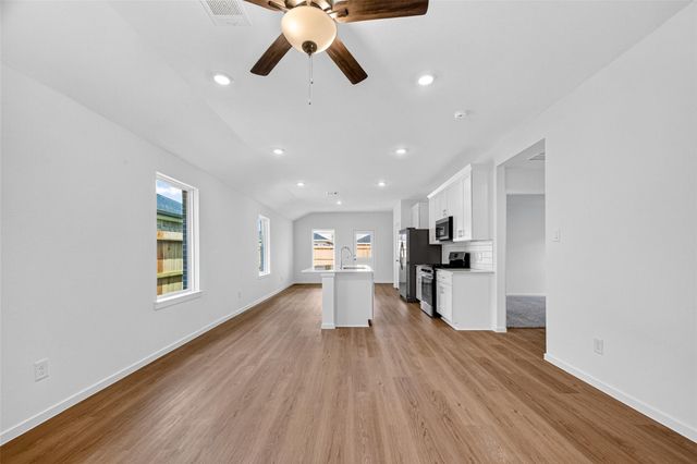 3529 Longhorn Valley Street, League City, TX 77511