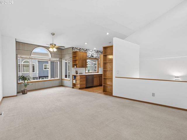 16687 Ne HALSEY St, Portland, OR 97230