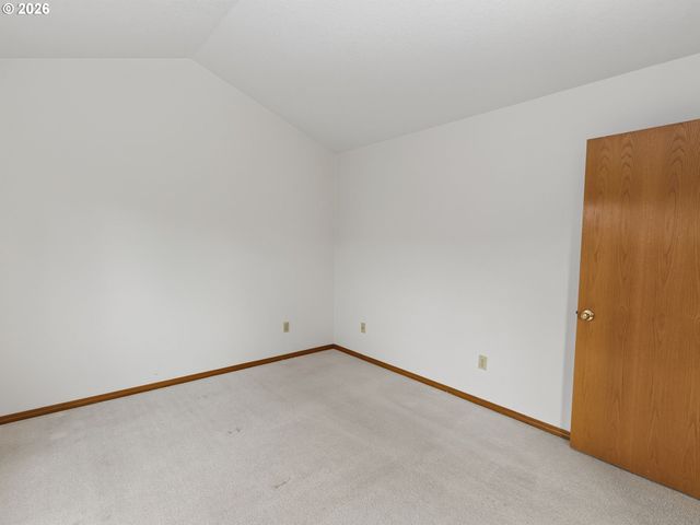 16687 Ne HALSEY St, Portland, OR 97230