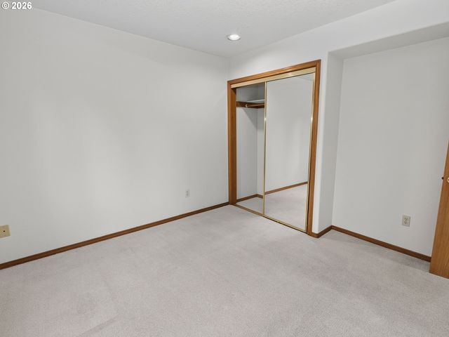 16687 Ne HALSEY St, Portland, OR 97230