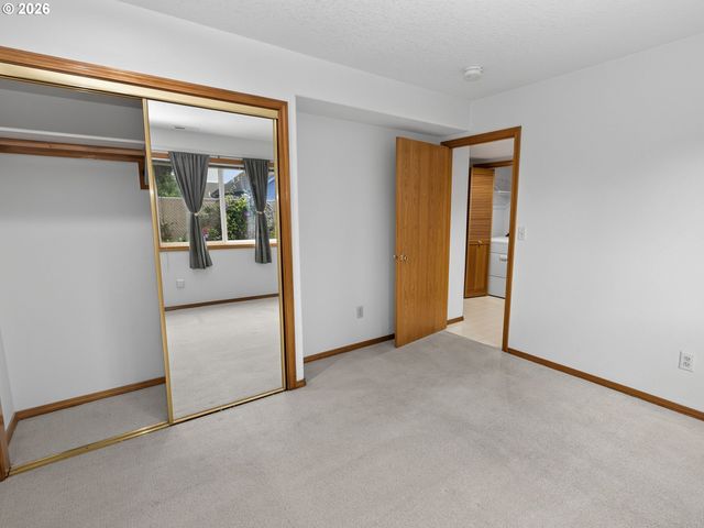 16687 Ne HALSEY St, Portland, OR 97230